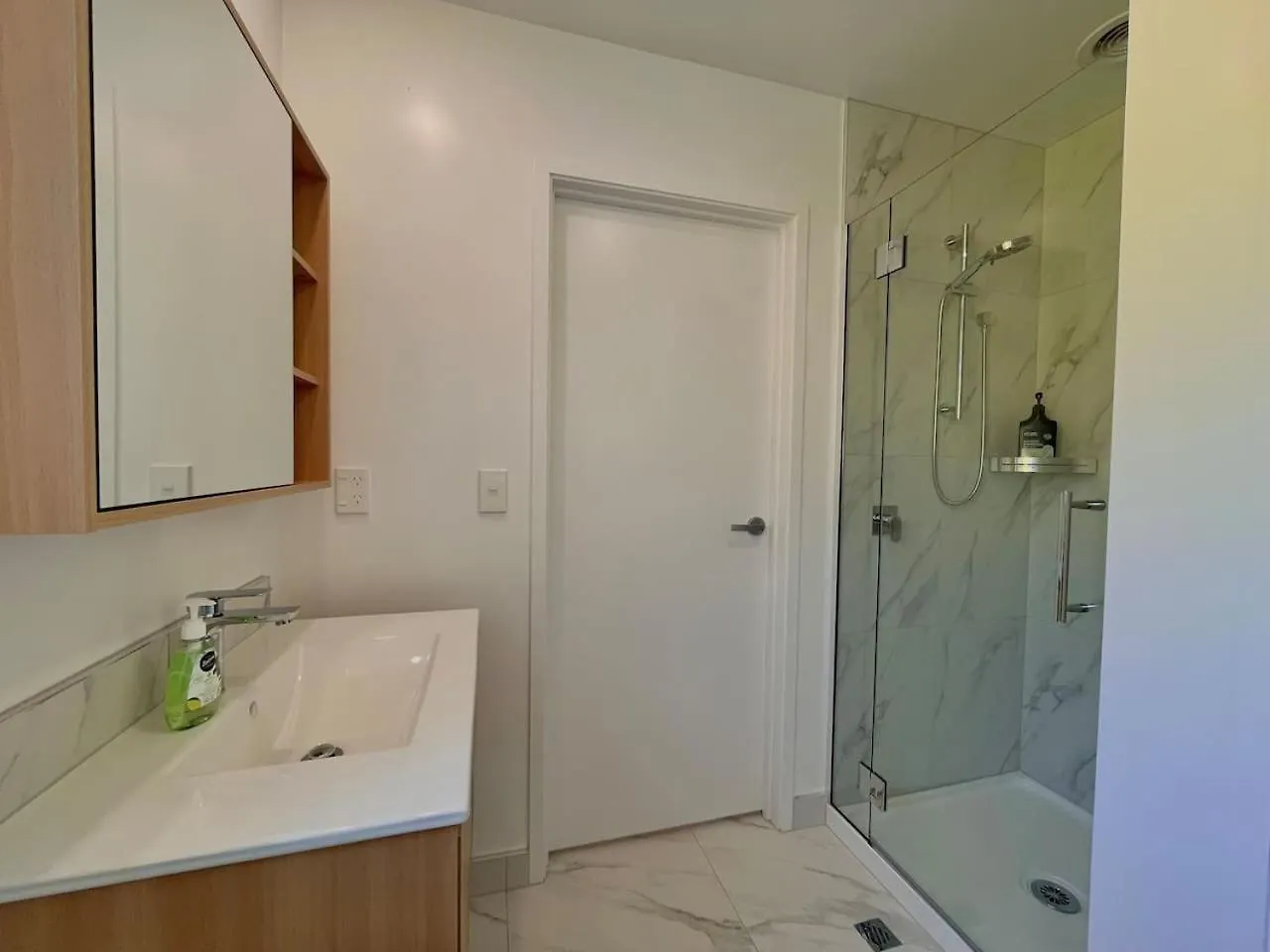 Apartment Vibrant Modern City Stay Christchurch